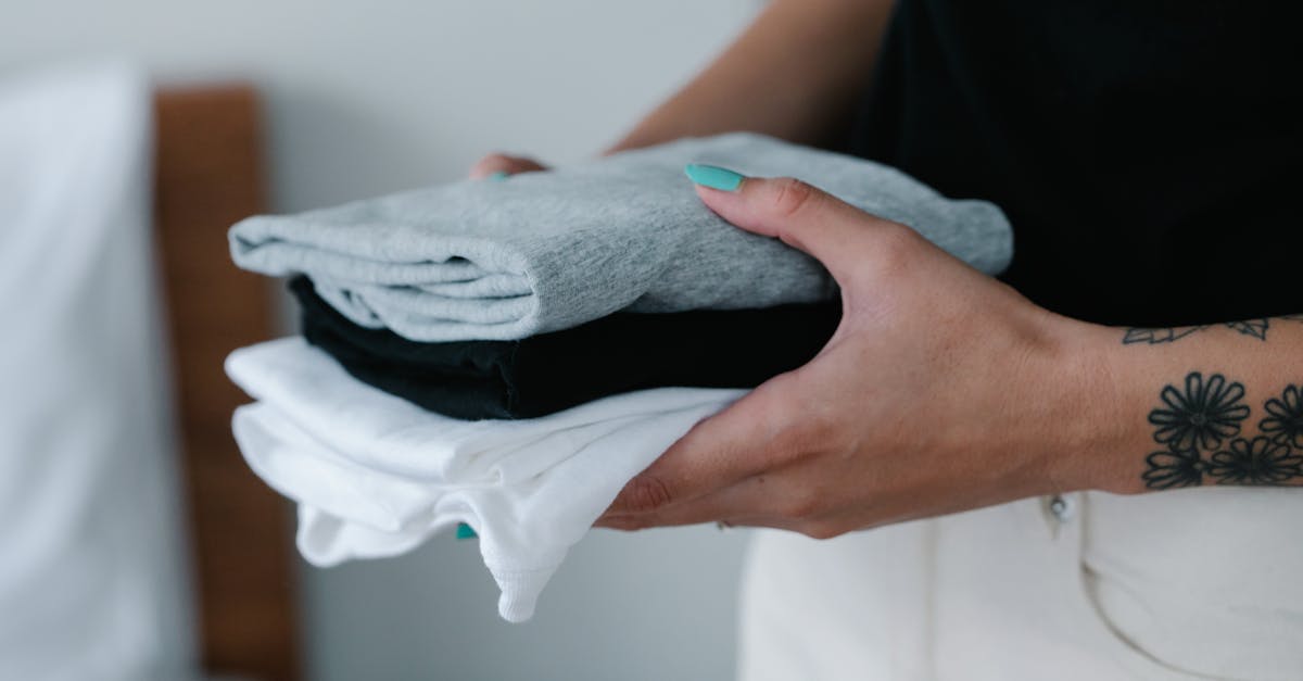 Lot vêtements homme S/M 15 pièces — t-shirts chemises jeans